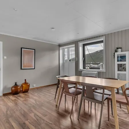 Northstay - Center Terrace With Mountain View * 트롬쇠