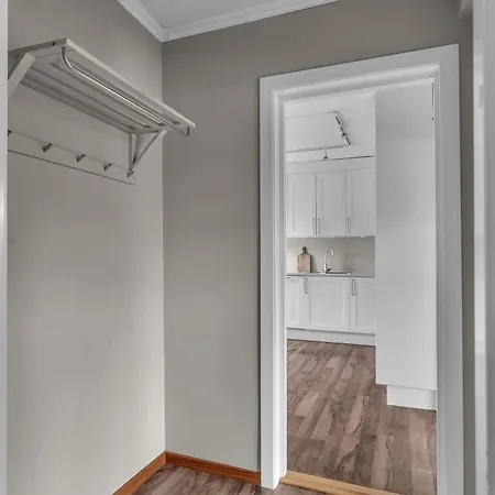 Northstay - Center Terrace With Mountain View