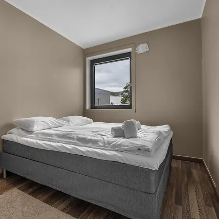 Northstay - Center Terrace With Mountain View * 特罗姆瑟